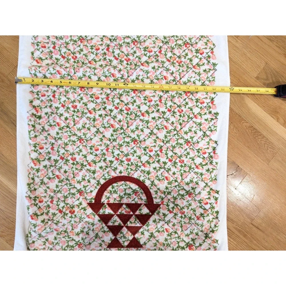 Vintage 80s Wamsutta Heritage Cotton Bath Towel w/Basket Quilt Floral Fringe